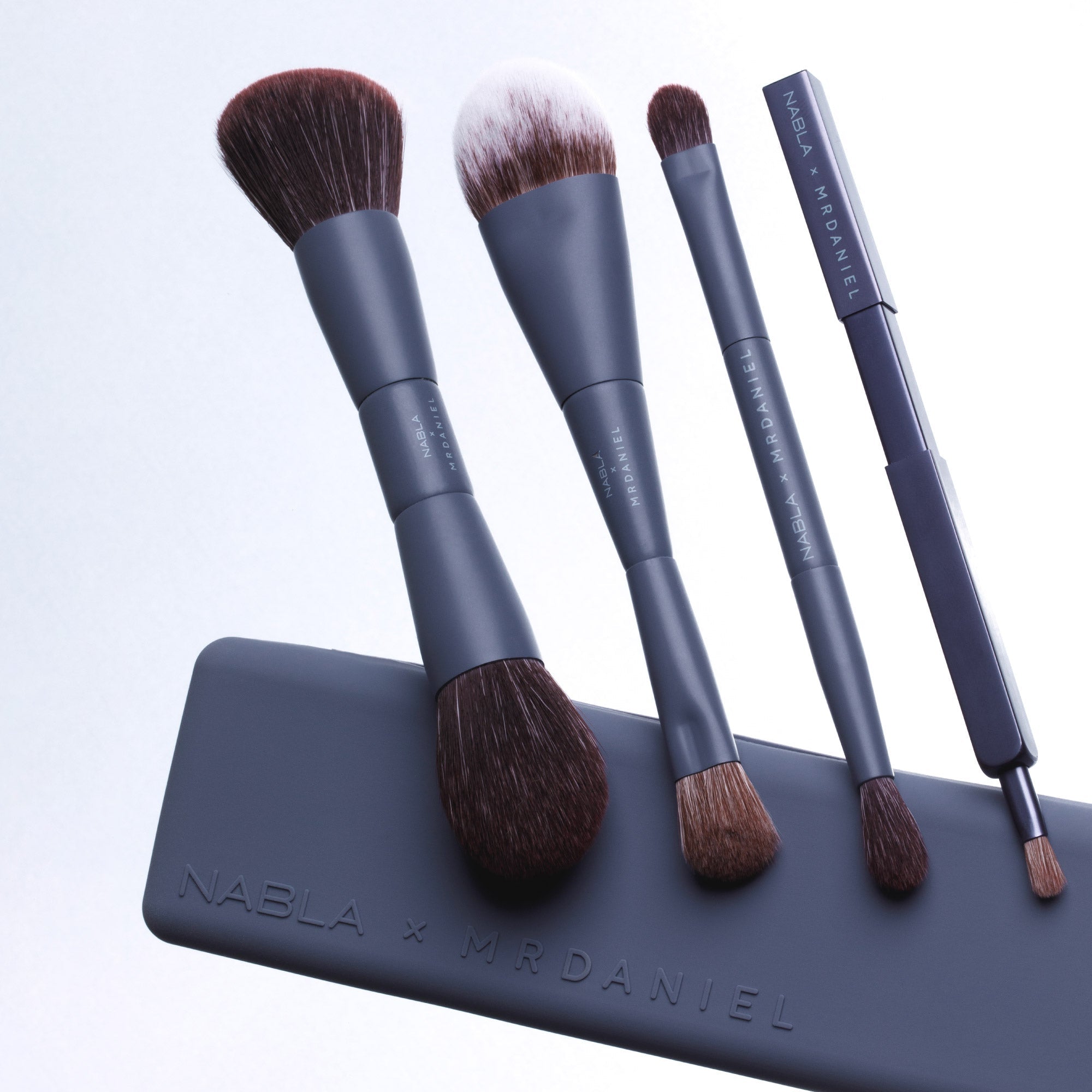 Brush Clutch - NABLA Cosmetics