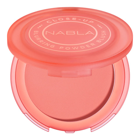 Close-Up Blurring Powder Blush