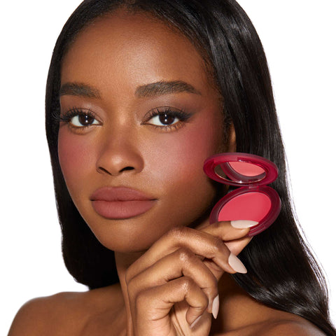 Close-Up Blurring Powder Blush