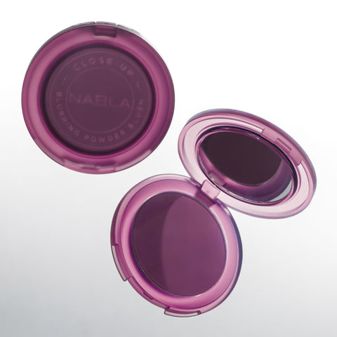 Close-Up Blurring Powder Blush