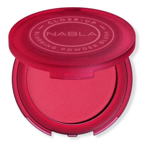 Close-Up Blurring Powder Blush