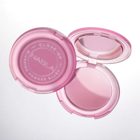 Close-Up Blurring Powder Blush
