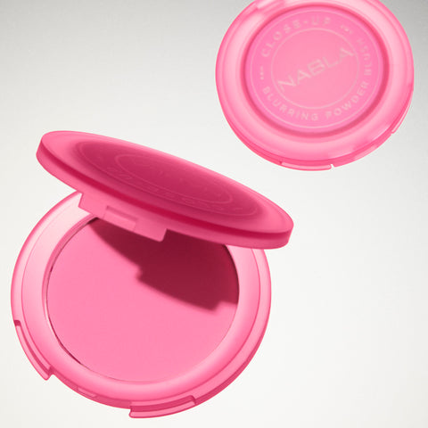 Close-Up Blurring Powder Blush