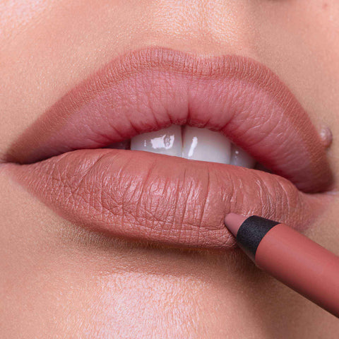 Close-Up Lip Shaper