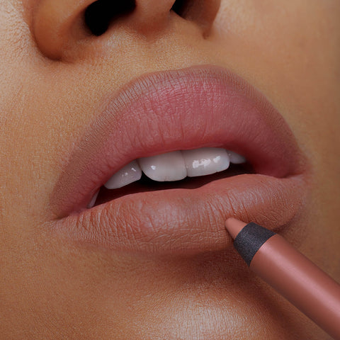 Close-Up Lip Shaper