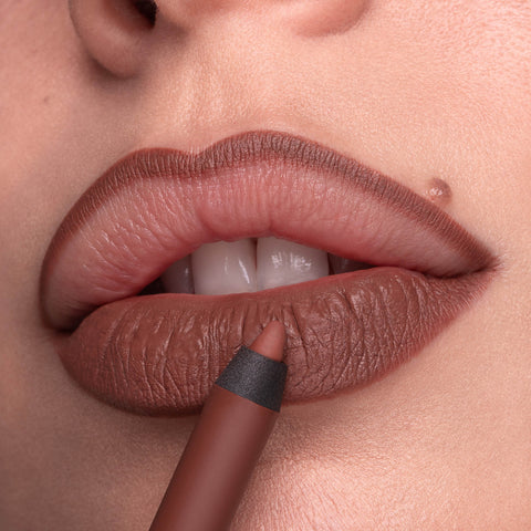 Close-Up Lip Shaper